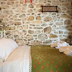 Guest house Vogiatzopoulou 4*